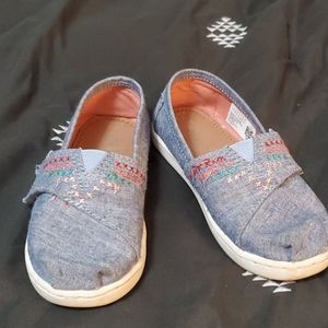 TOMS Toddler Size 9 light denim slip ons